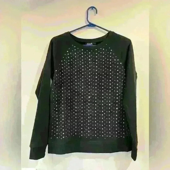 ALLOY Tops - 🔥Alloy Pullover 🔥